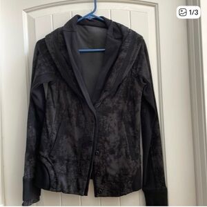 Lululemon size 6 Women's Black Back to Class Button-Front Jacket